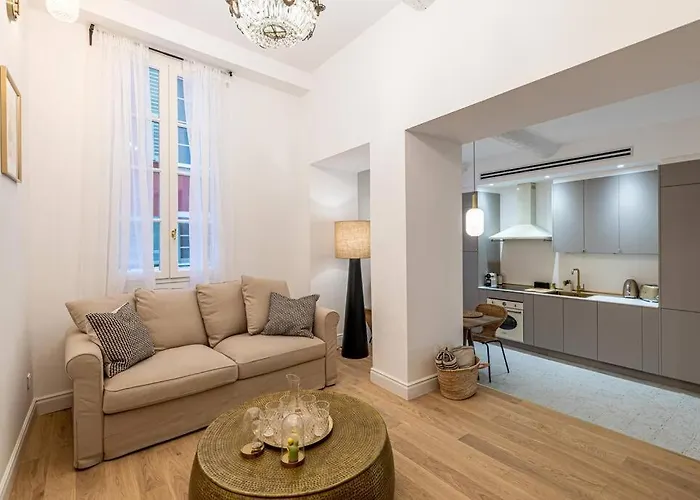 Chez Collette - Luxury In The Old Apartamento *
