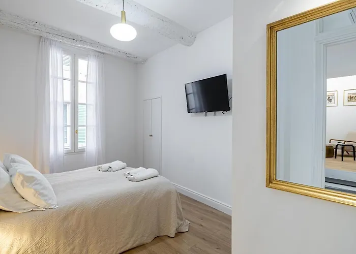 Chez Collette - Luxury In The Old Apartamento