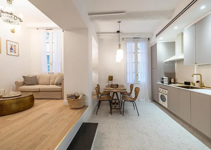 Chez Collette - Luxury In The Old Nizza