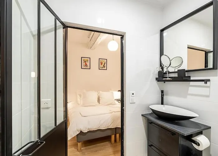 Chez Collette - Luxury In The Old *