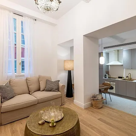 Chez Collette - Luxury In The Old Апартаменты *